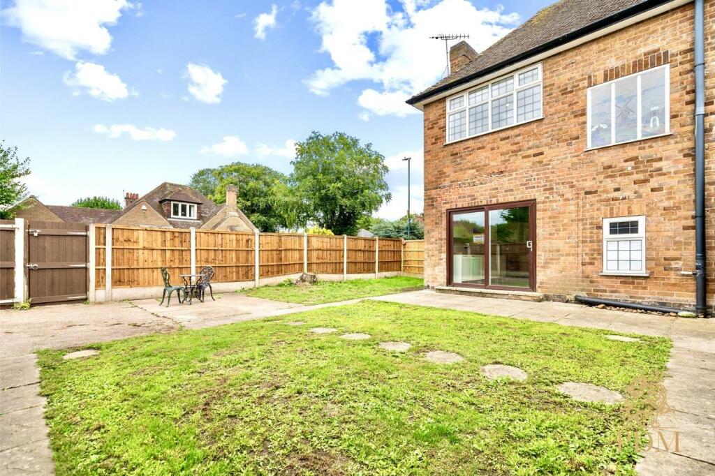 38 Russell Drive Wollaton Nottingham NG8 2BH
