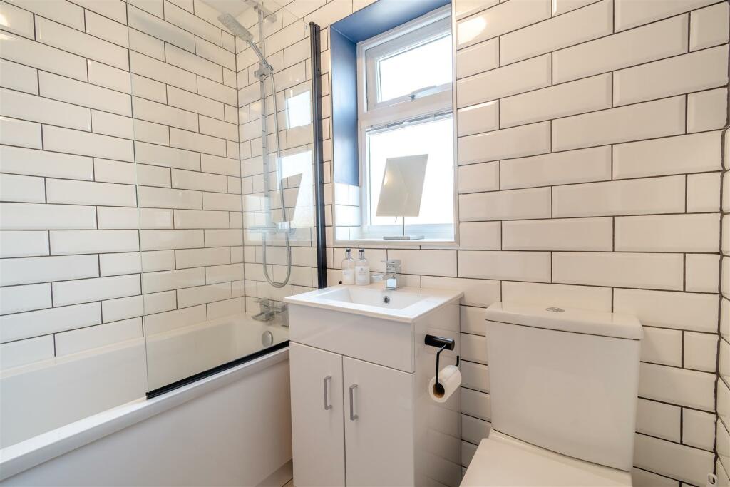 8616413-interior25.jpg