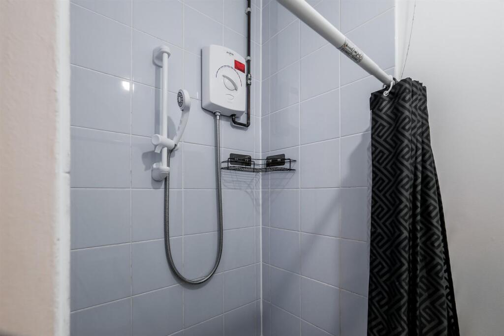 1 Bloxhall Court-15_web.jpg