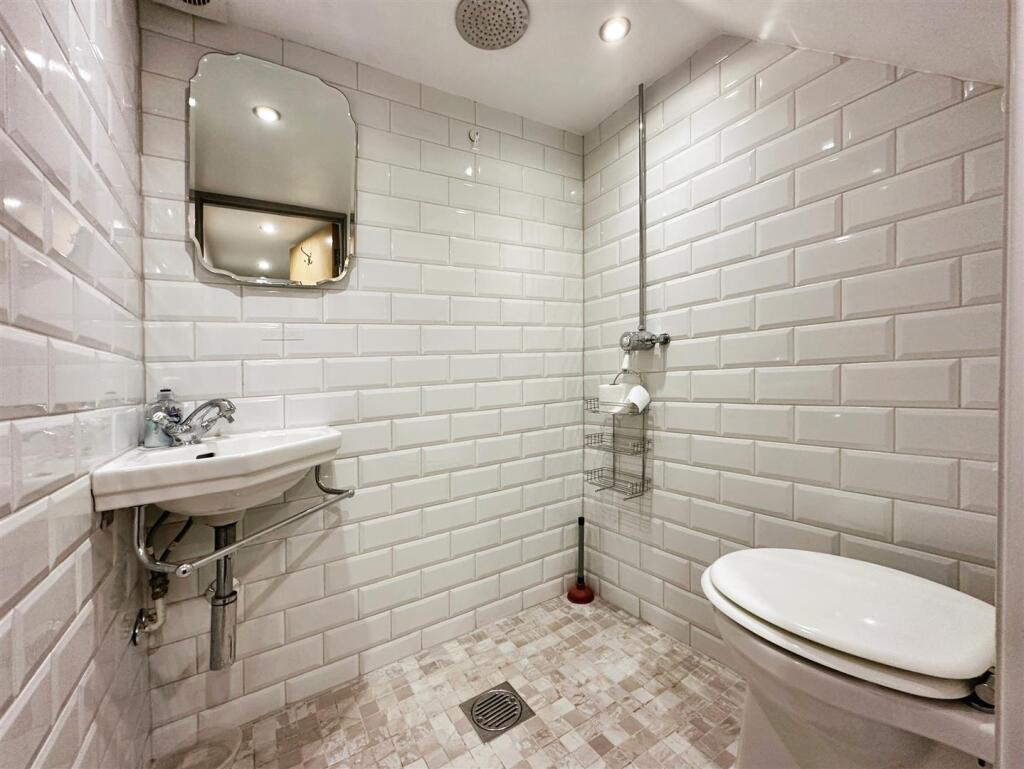 49b56458-image_picker_9065F637-24DA-4C81-8D58-ED3E