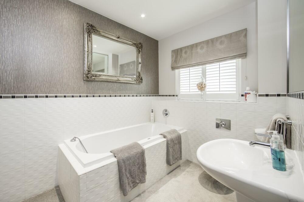 Bathroom 01