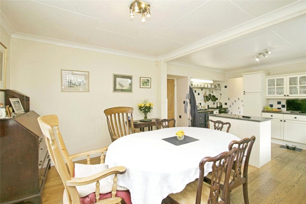 Dining/Kitchen