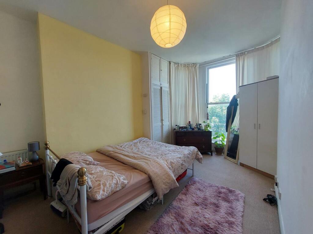 Master Bedroom (3)