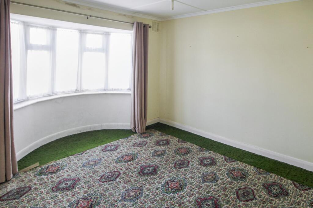 27 Sunstar Lane, Polegate, East Sussex BN26 5HS