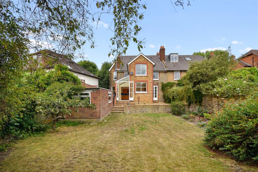 Brook Green Lettings  Heathfield Road - GardenA1 (