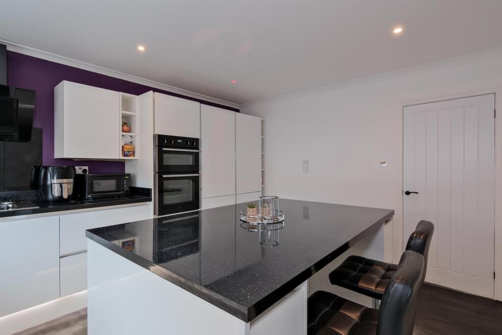 010-83 Torbothie Road Shotts, ML7 5NE.jpg