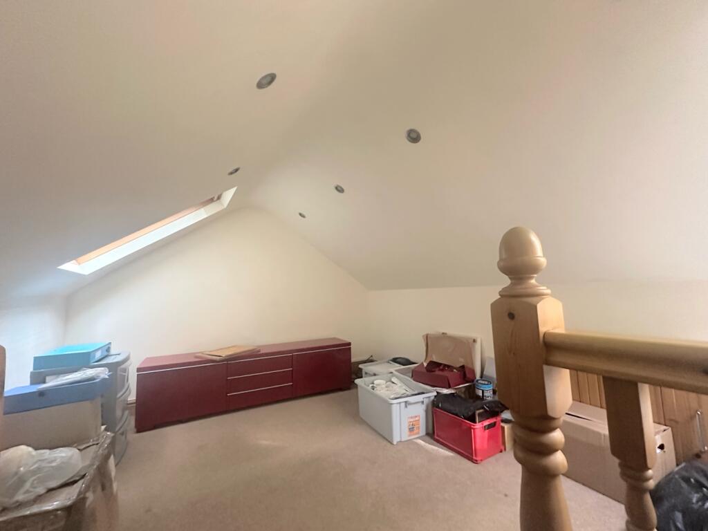 ED09F99B-D64E-4774-9BF1-E6E18436FC52