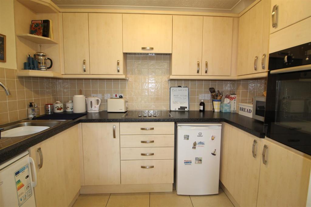 Kitchen.JPG