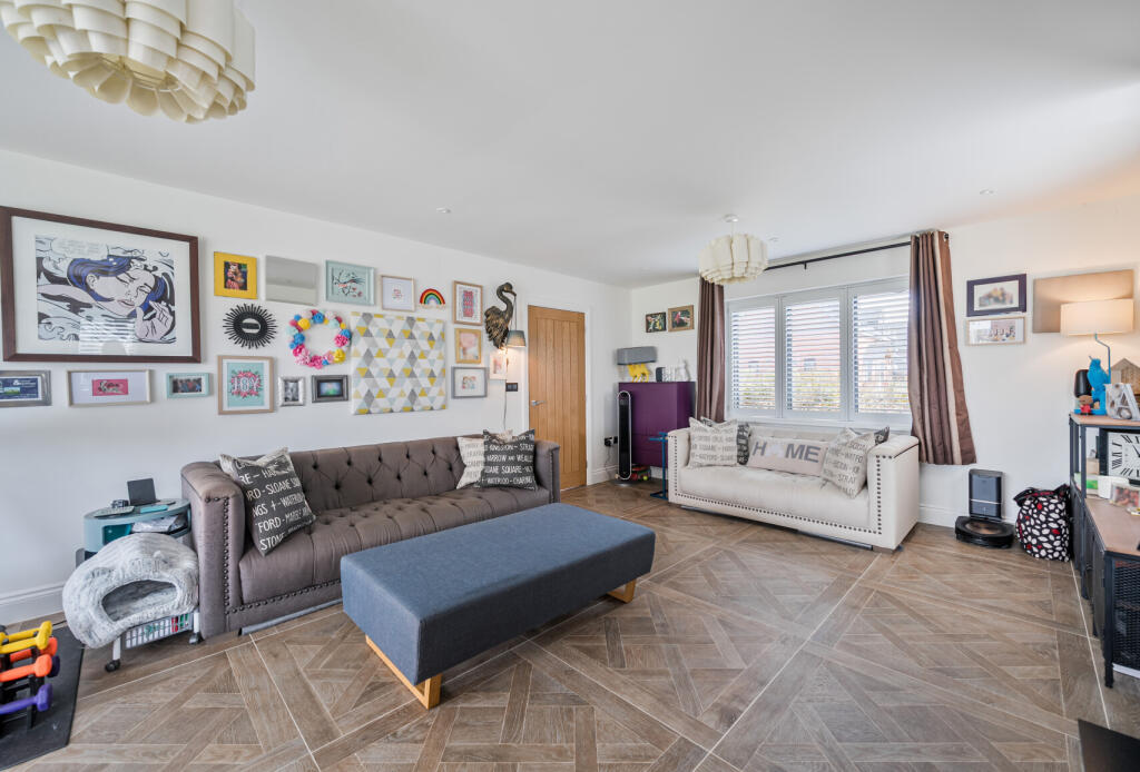 1354936-5-68c7ff4...