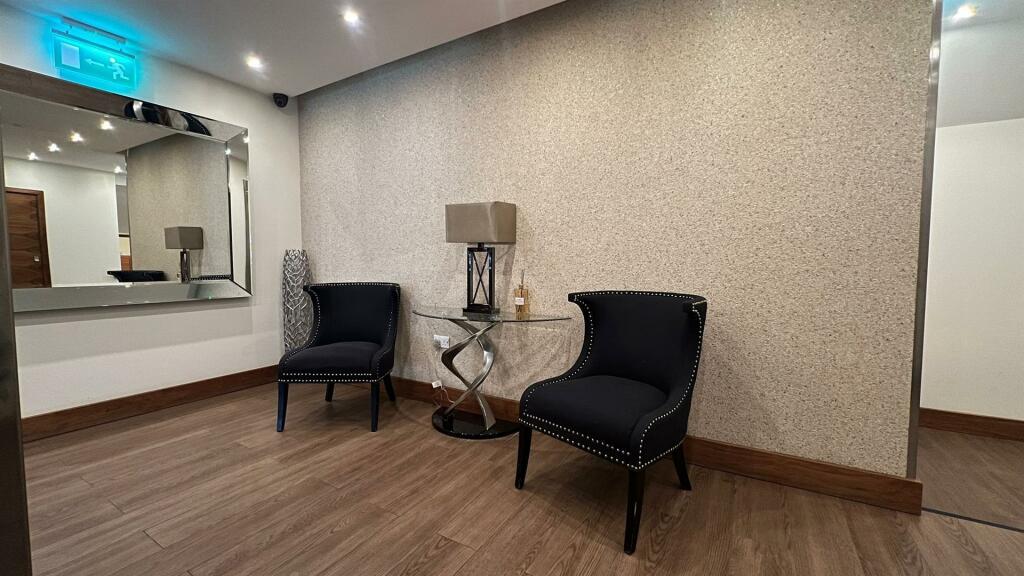 William Court Hallway.jpg