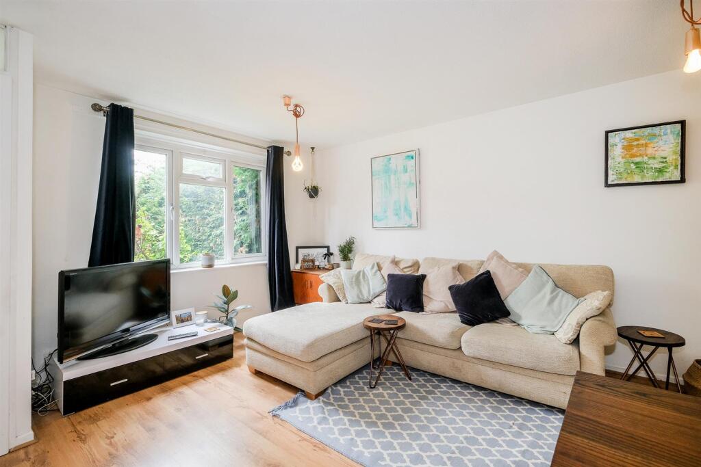 Mapleton Road E4