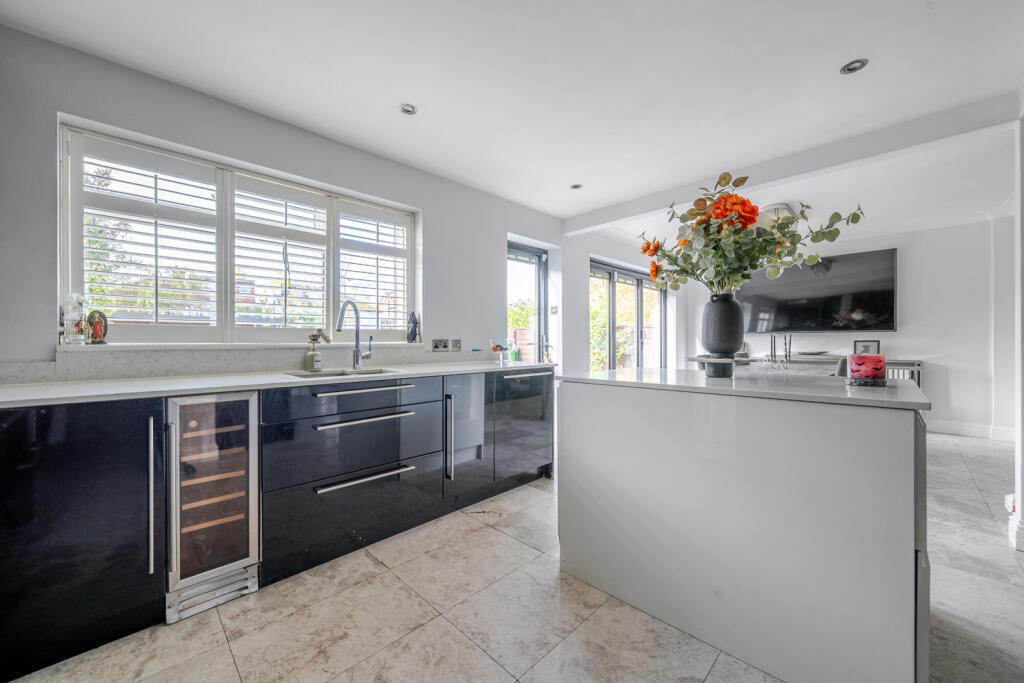 1370499-14-68f76b...