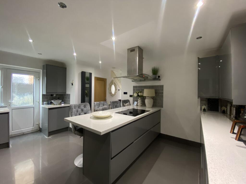 kitchen/breakfast room