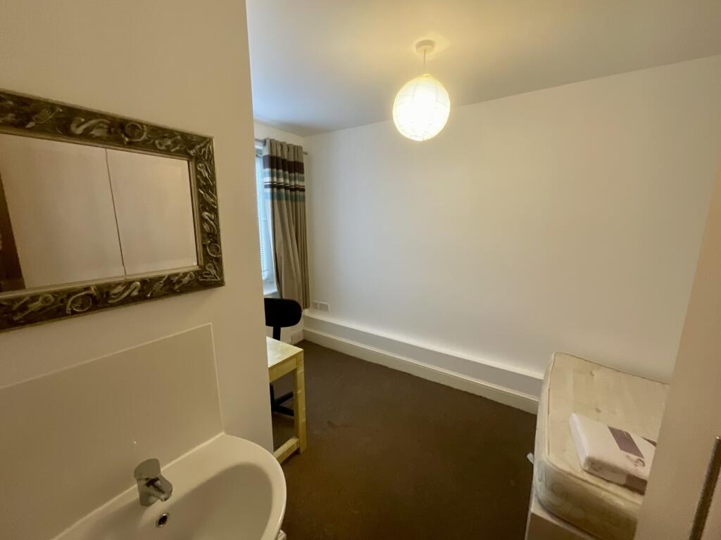 50 Beaconsfield Road - Bedroom 2 (1)