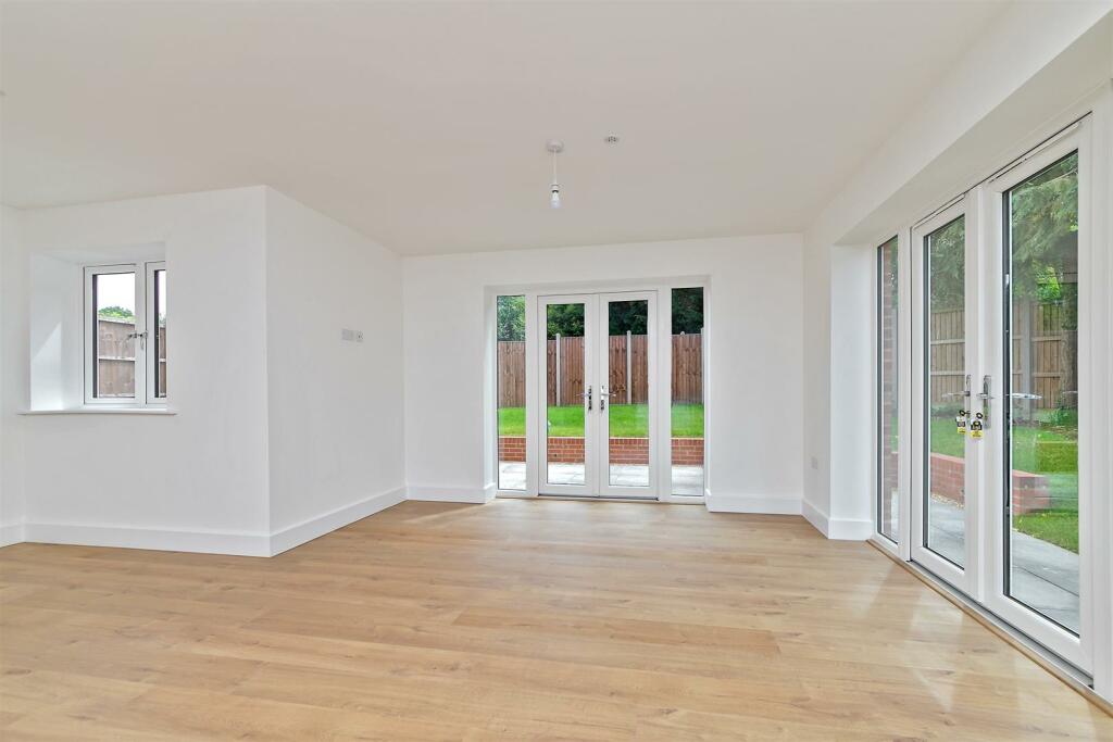 1OakviewGardens-17.jpg
