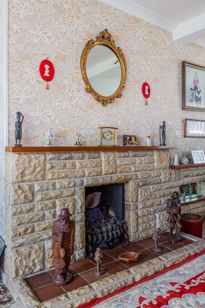 Wimbourne Crescent 14-29.jpg