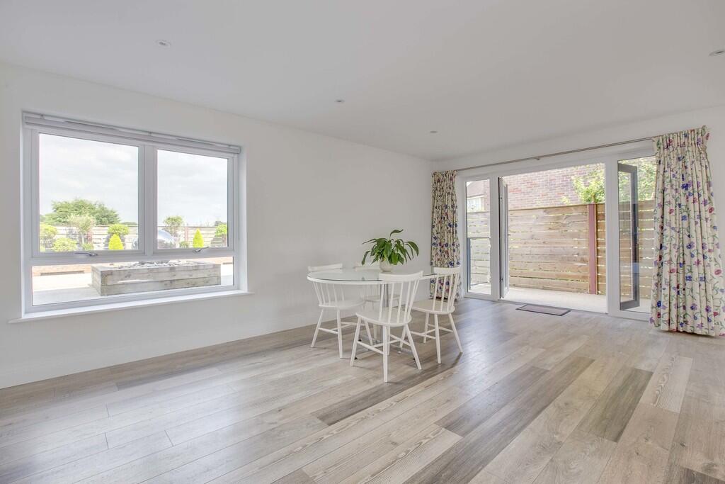 1 Chenies Mews, H...