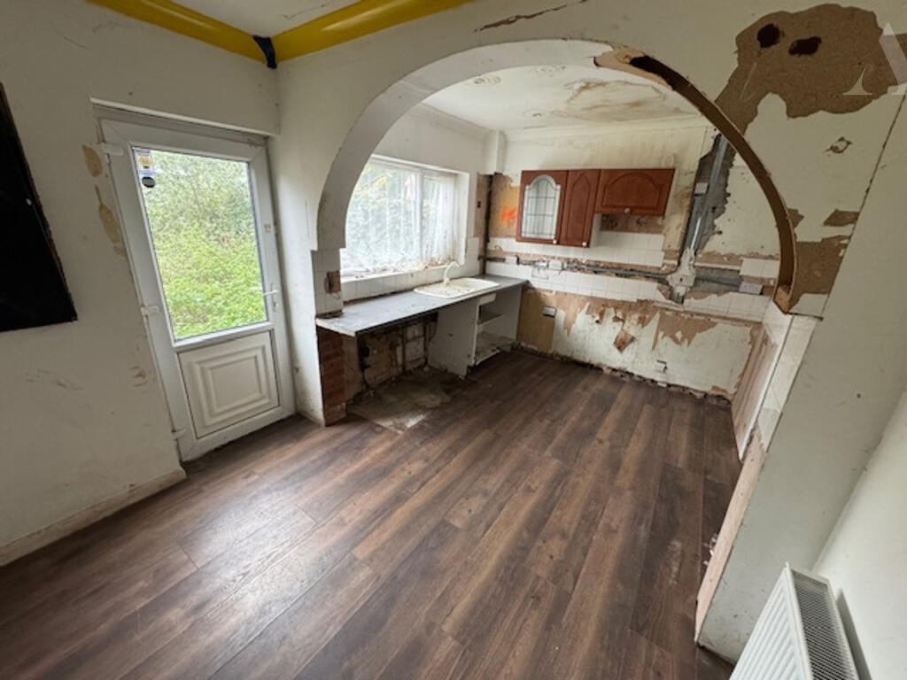 19 Purley Grove - Kitchen.jpeg