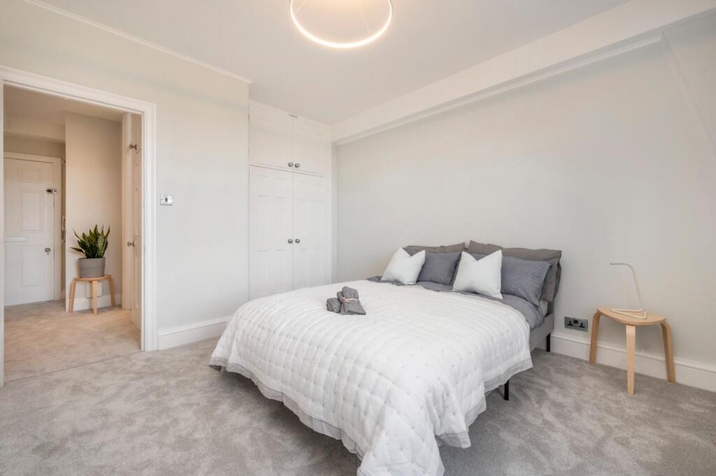 bedroom (1).jpg