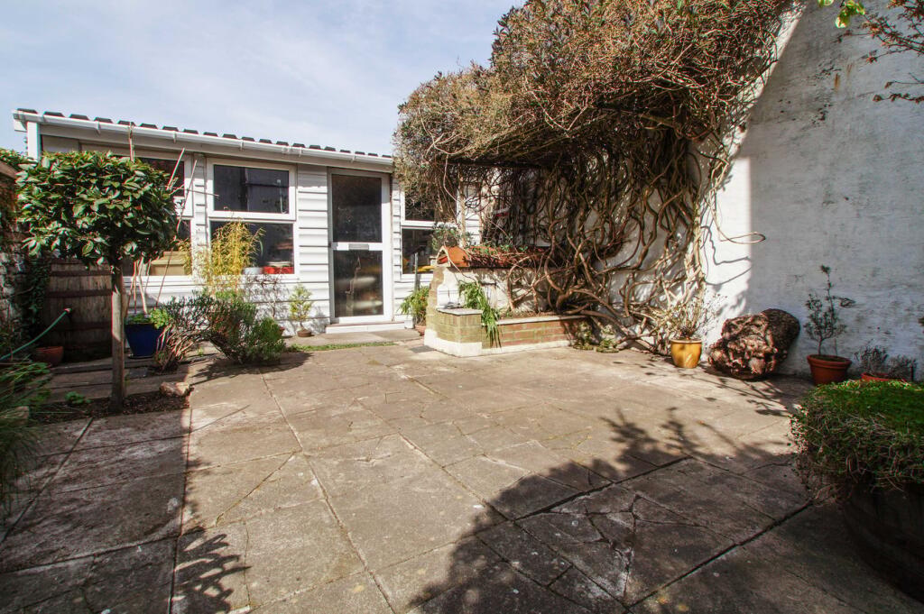 Rear Yard &amp; Outbuilding