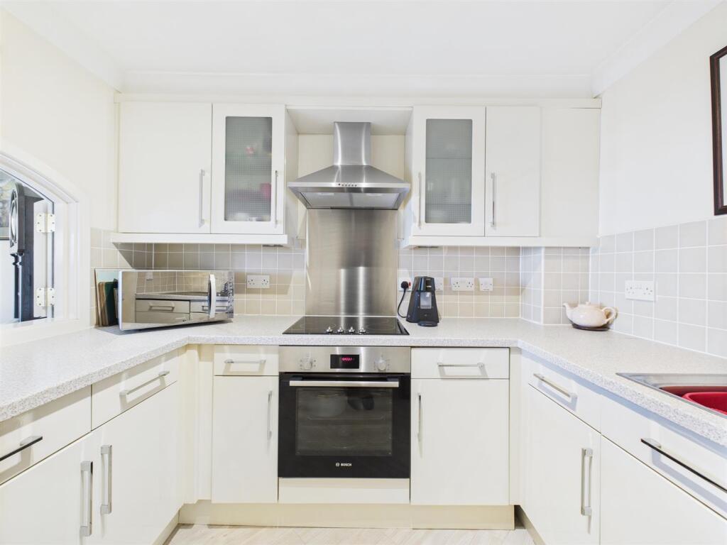 Kitchen: