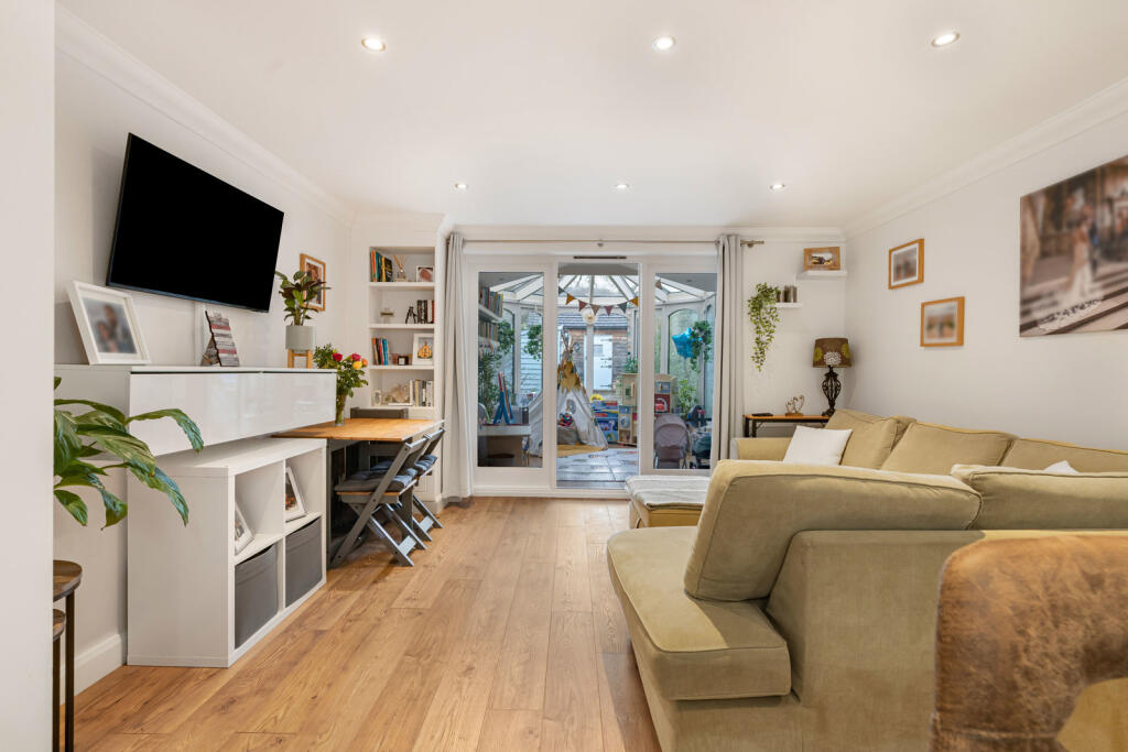 Victoria Street, Englefield Green, Egham, Surrey, TW20