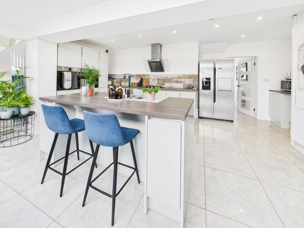 Kitchen and breakfast room