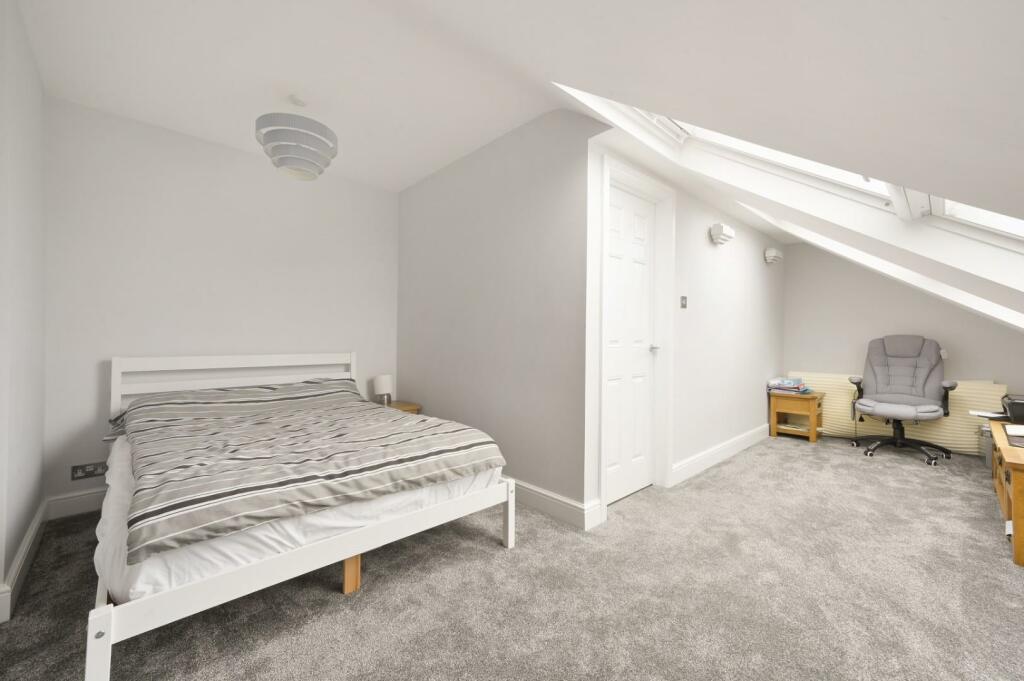 STONELEIGH CRESCENT 50 (12).jpg