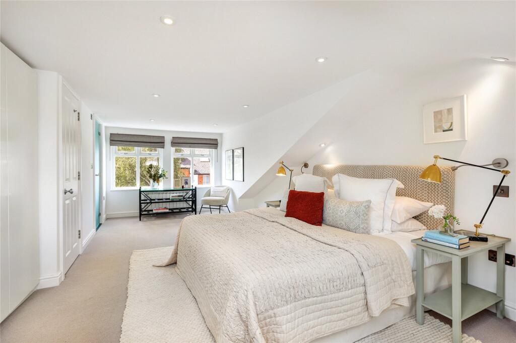 Principal bedroom