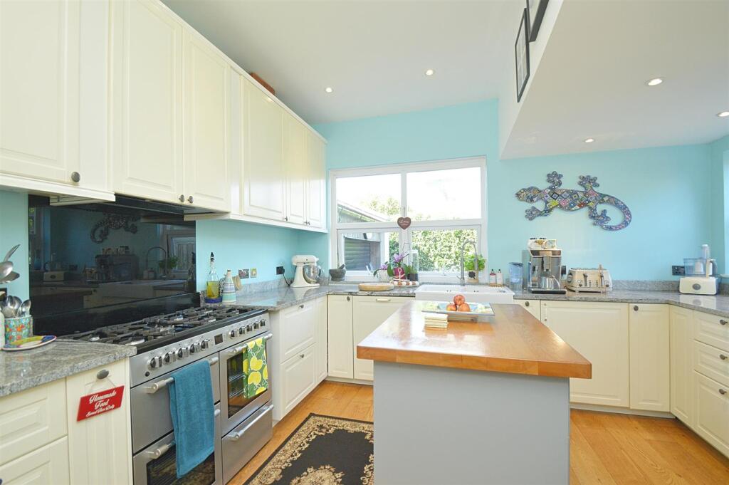 resizedKitchen3.jpg
