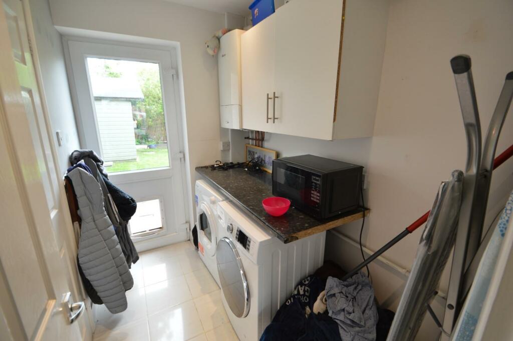 63 Nether Court utility room.JPG