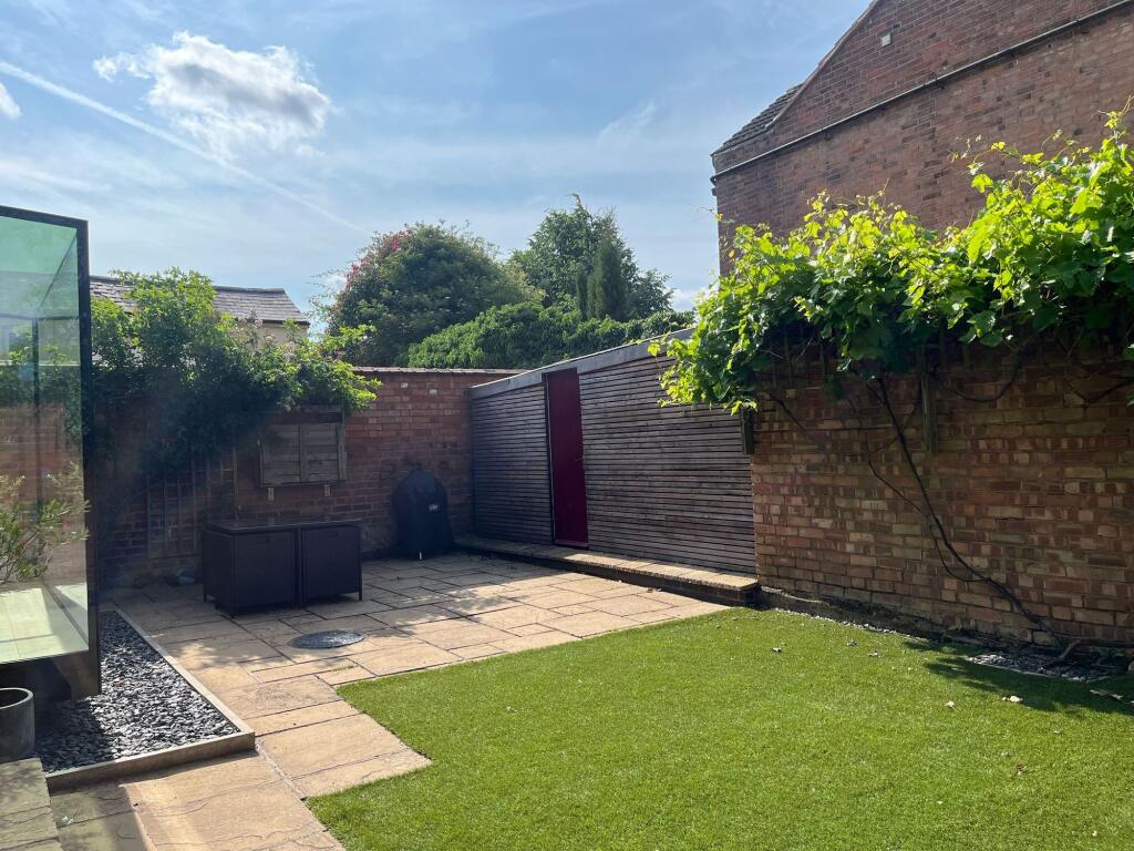 Private South Facing Garden