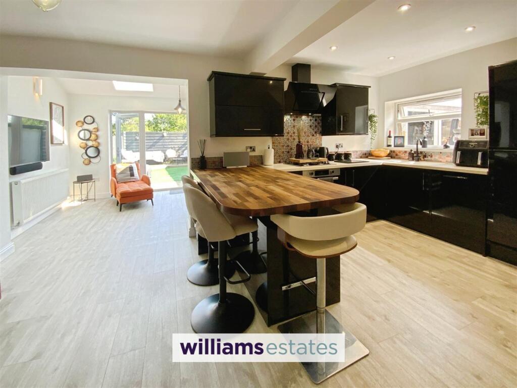 kitchen/living