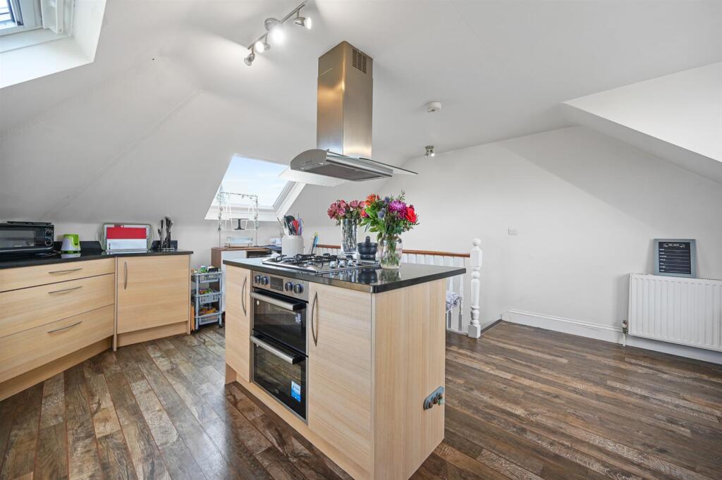 BCHJ - 151A Kings Road -Kitchen B (4).jpg