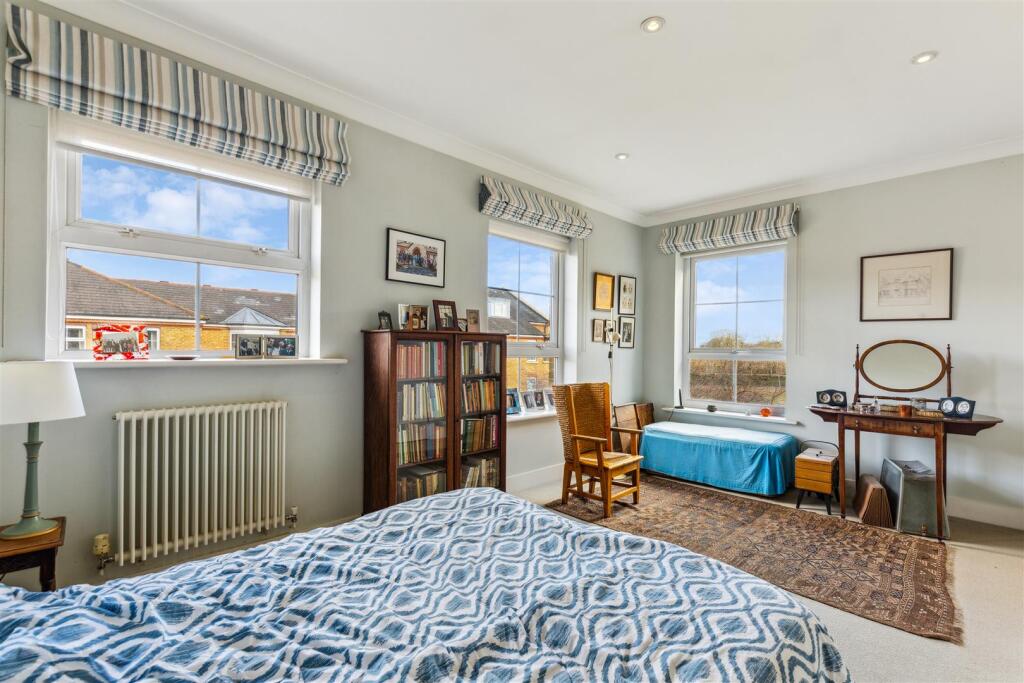 Osier Mews, W4 - FOR SALE