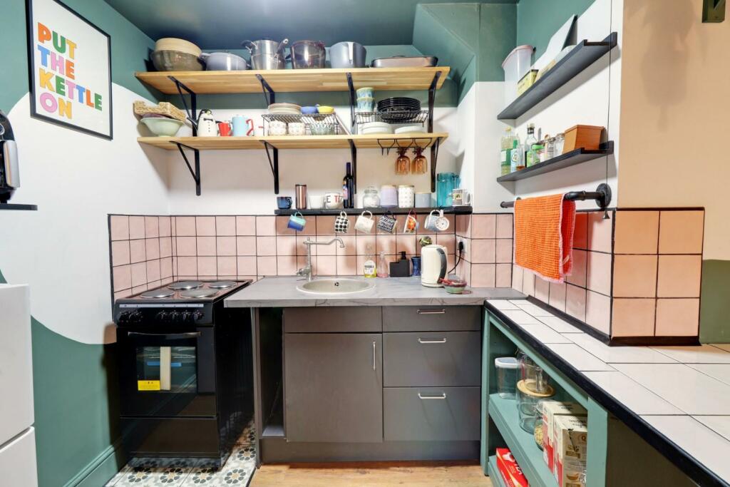 Kitchen (2).jpg