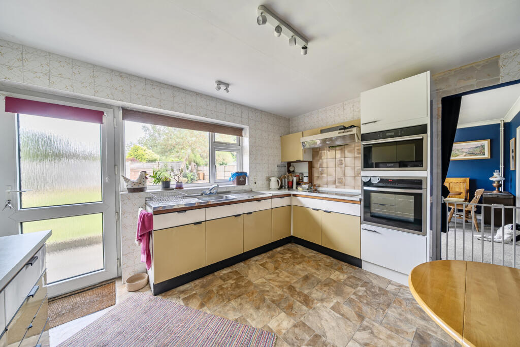 1298961-9-6839ce5...