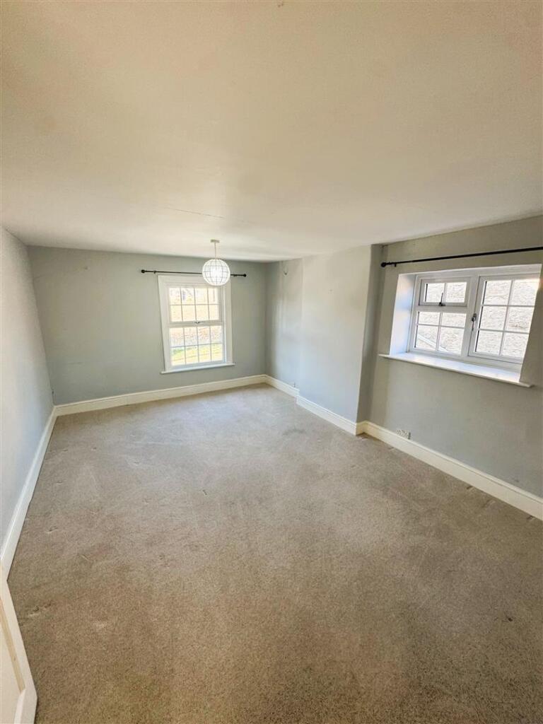 bedroom 3.JPG