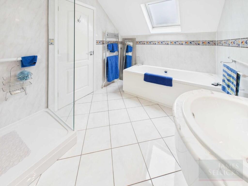 En-Suite 2