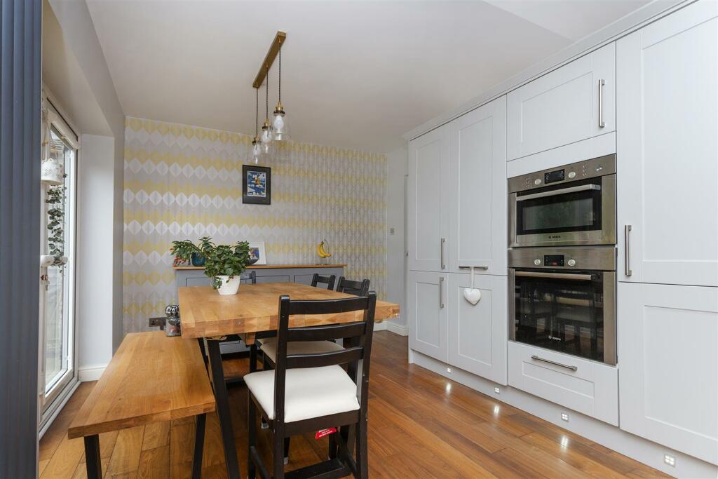 Bramleys Estate Agents - Maple Grove (13).jpg