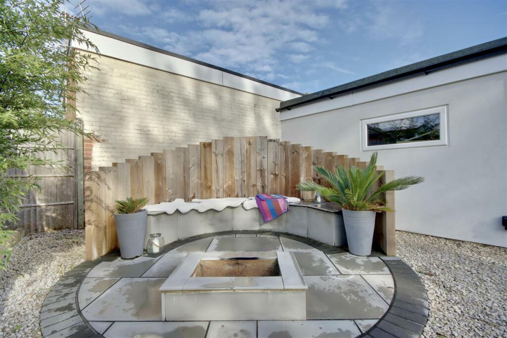 GARDEN FIRE PIT
