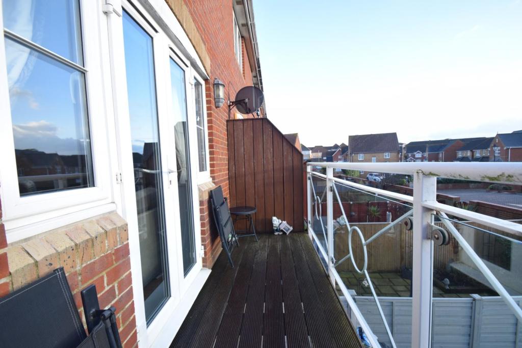 01323 737373