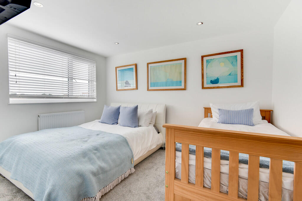 82Chesswood-32