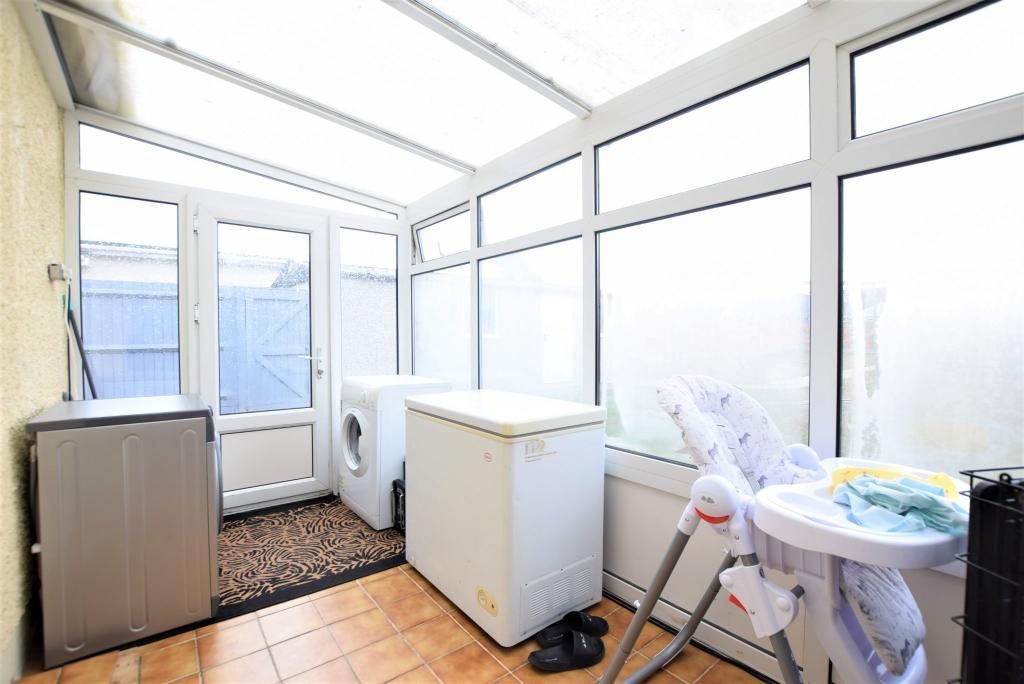 CONSERVATORY/UTILITY