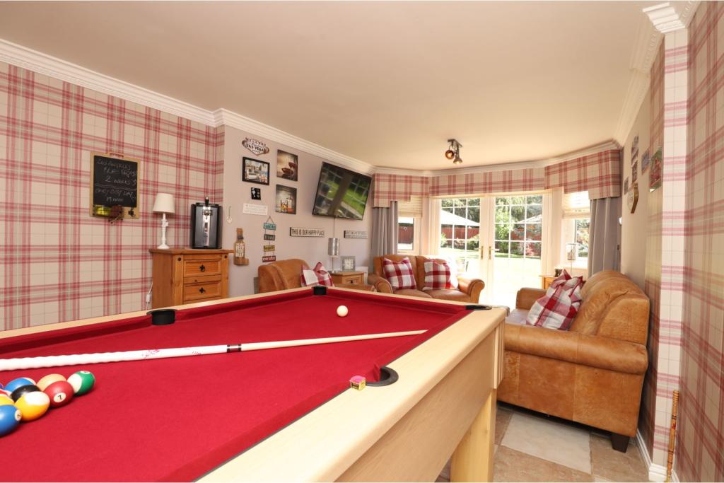 Lounge/Family/Games
