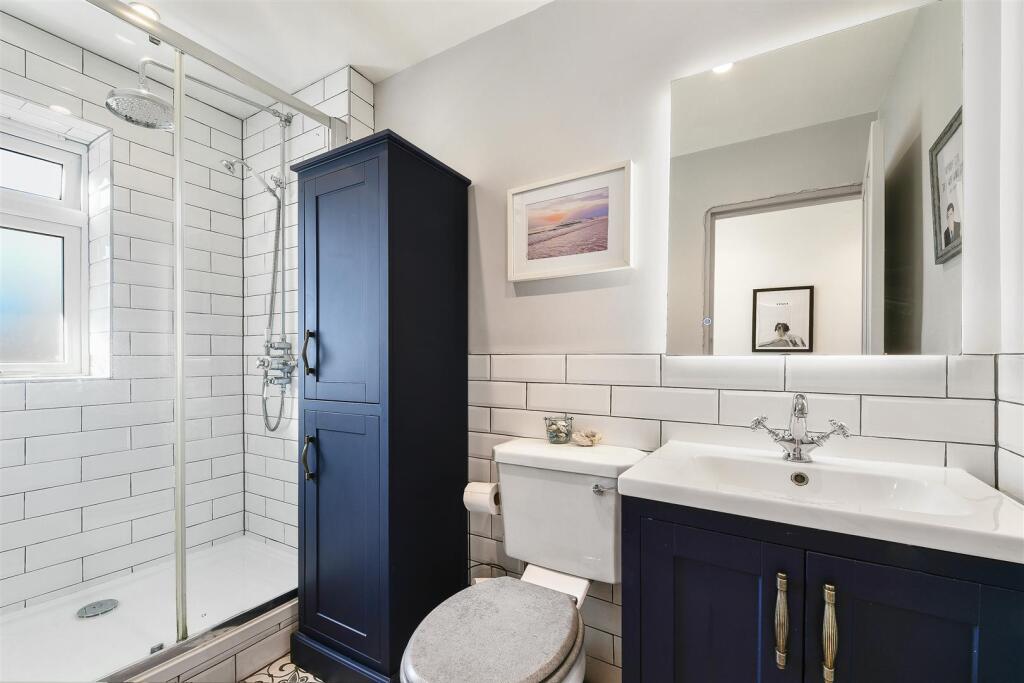 SALTASH CLOSE, 6- (8).jpg