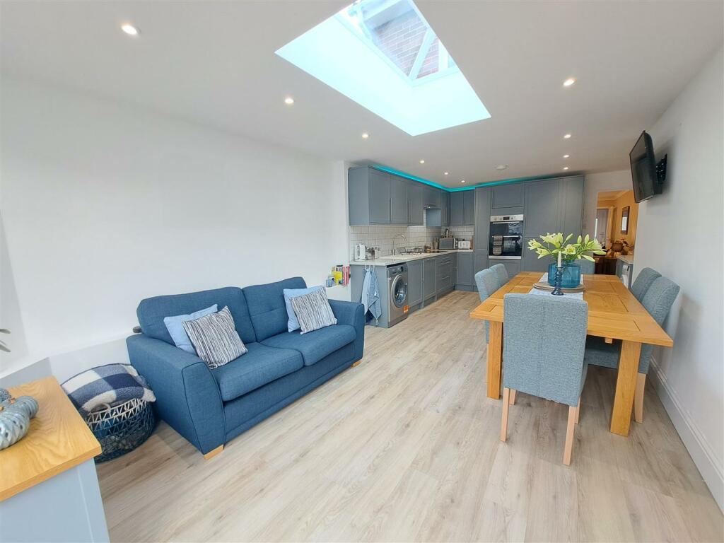 Open Plan Kitchen/Diner/Family Room