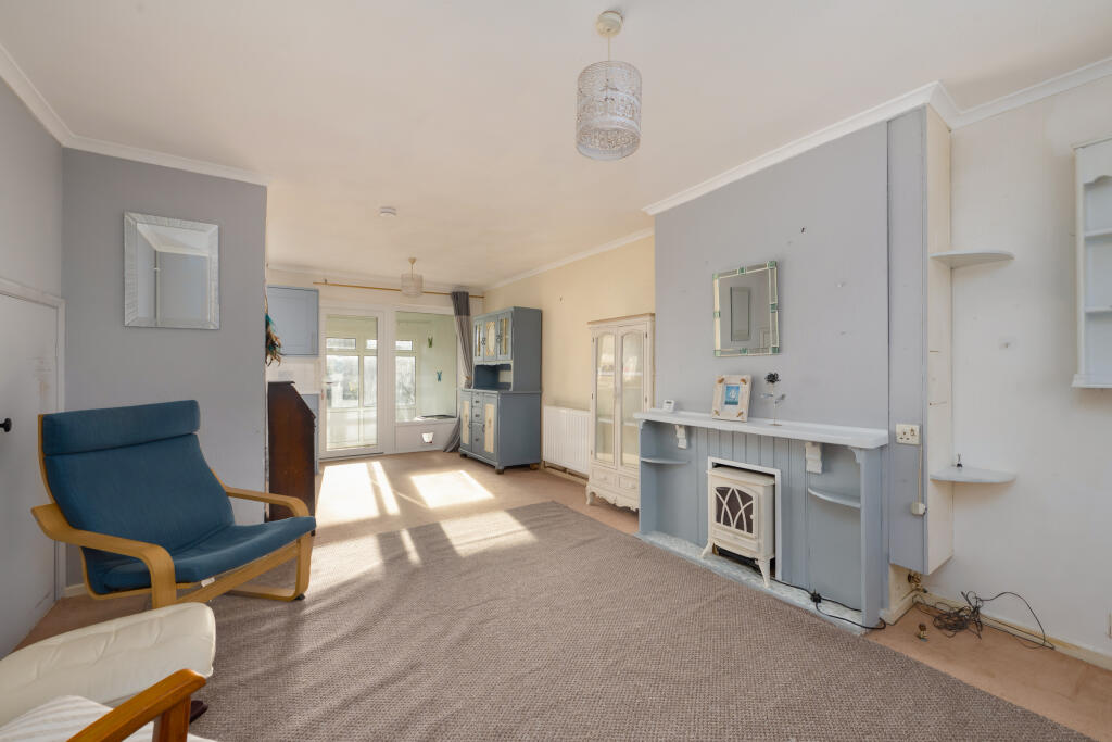 Sitting Room/Dining area