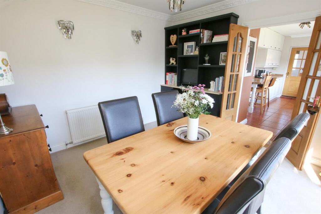 BEDROOM 3 OR DINING ROOM