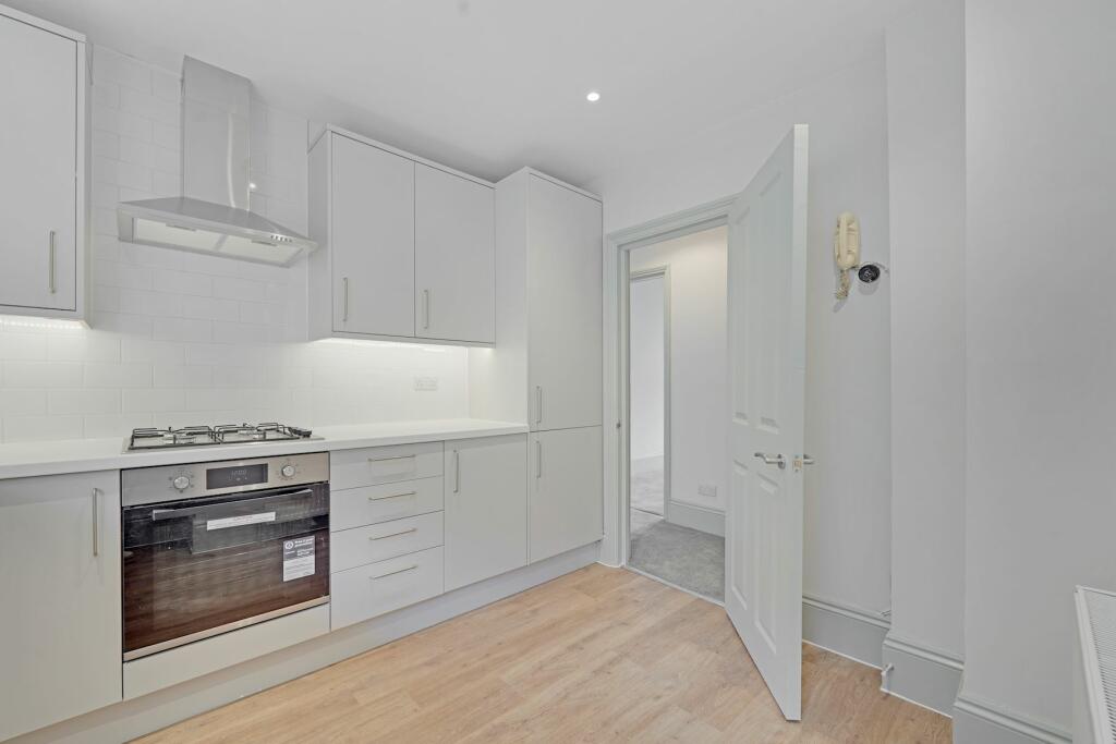 9.kitchen.jpg